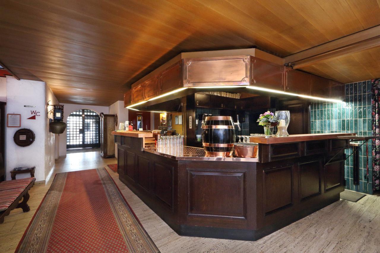 Brauereigasthof-Hotel Roter Ochsen Елванген Екстериор снимка